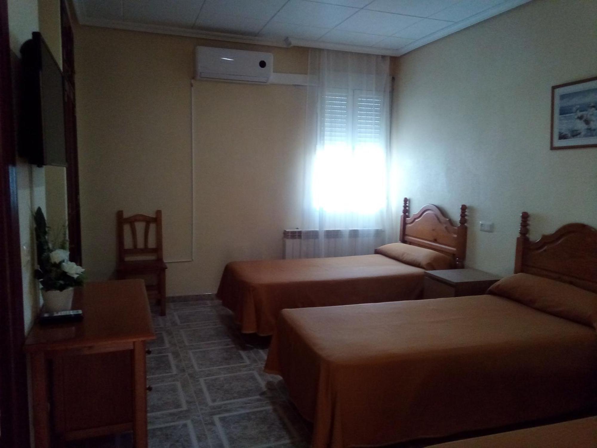 Hostal Avila Ocaña Zewnętrze zdjęcie