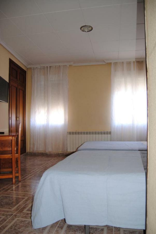 Hostal Avila Ocaña Zewnętrze zdjęcie