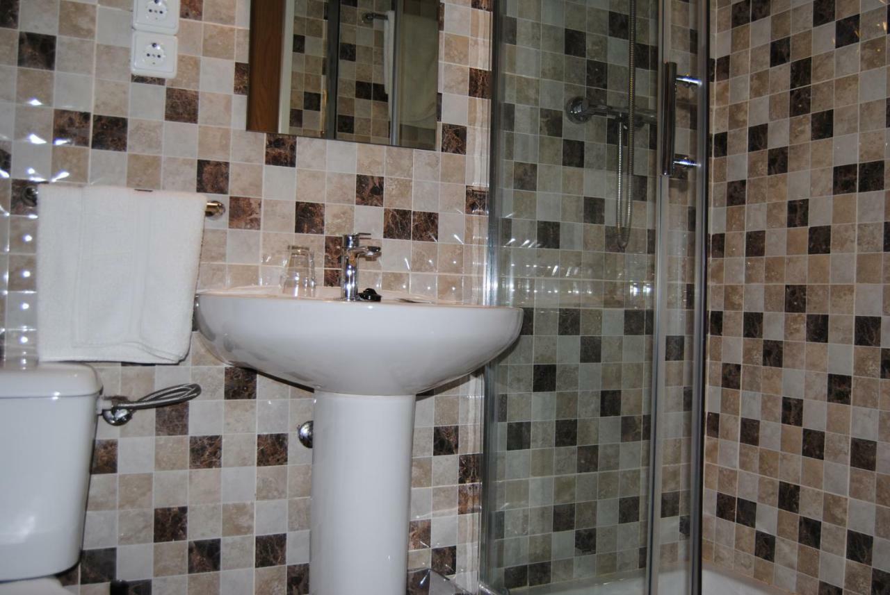 Hostal Avila Ocaña Zewnętrze zdjęcie