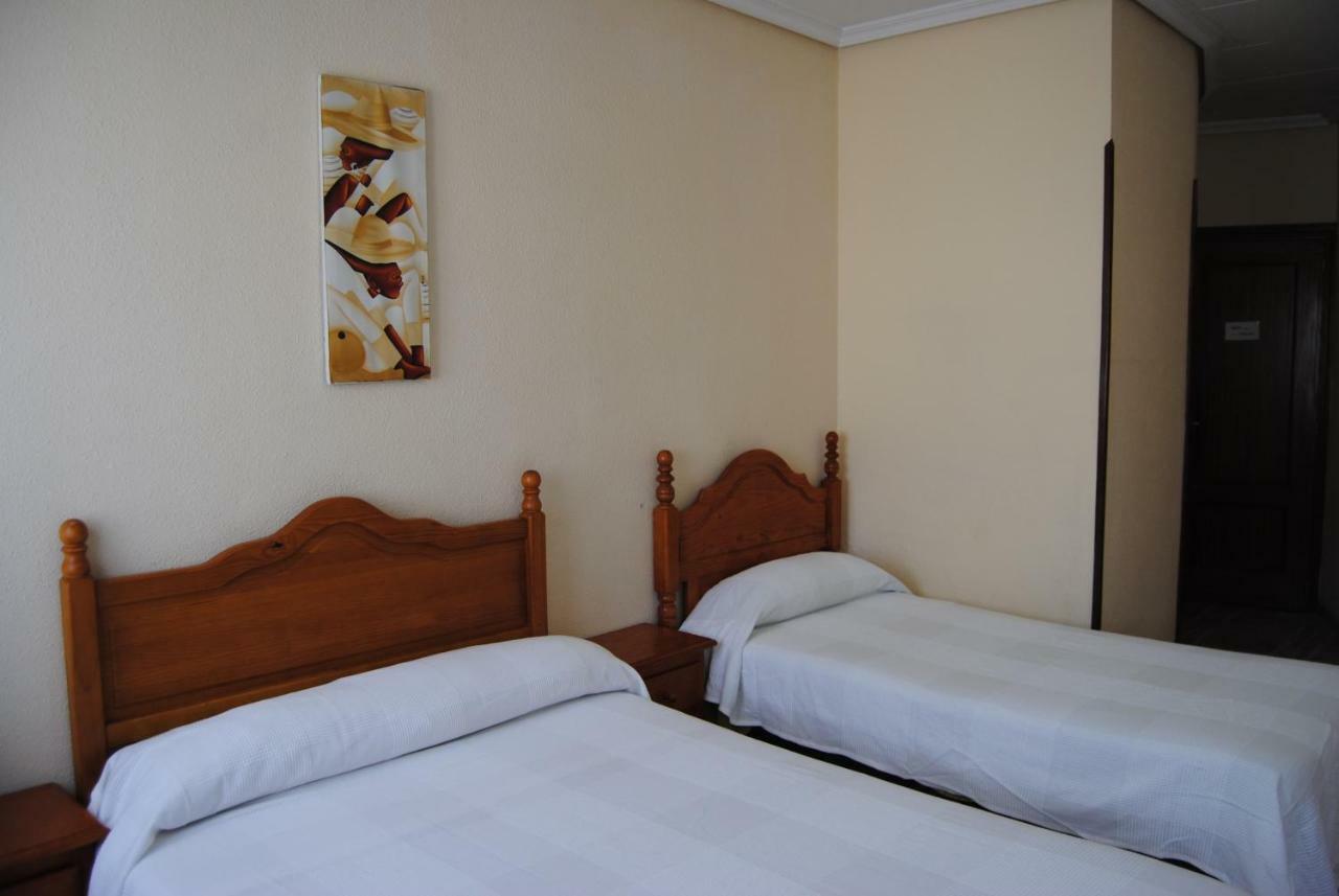 Hostal Avila Ocaña Zewnętrze zdjęcie